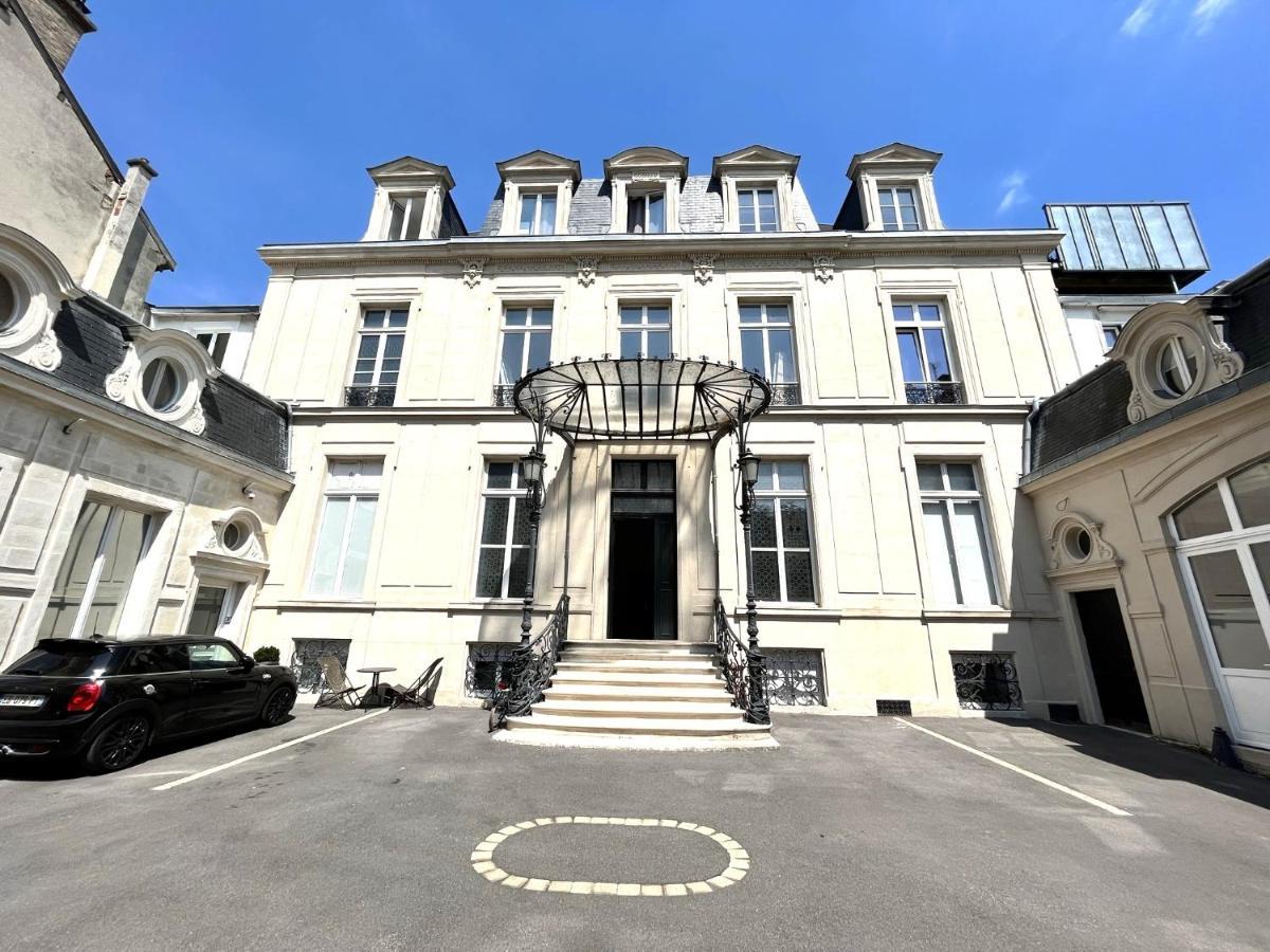 Aux Clefs Des Sacres - Dans Un Hotel Particulier Situe Rue Du Marc - Reims - Hyper Centre Forum Mairie Boulingrin ภายนอก รูปภาพ