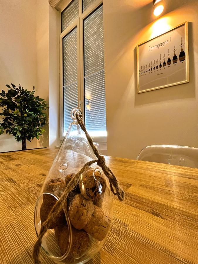 Aux Clefs Des Sacres - Dans Un Hotel Particulier Situe Rue Du Marc - Reims - Hyper Centre Forum Mairie Boulingrin ภายนอก รูปภาพ
